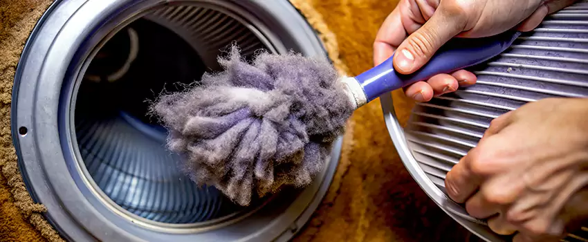 Signs Of A Clogged Dryer Lint Trap in East Gwillimbury, Ontario